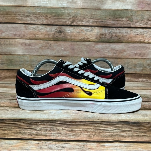 18826184_40853324_600.jpg Vans Old Skool Flame Sneakers